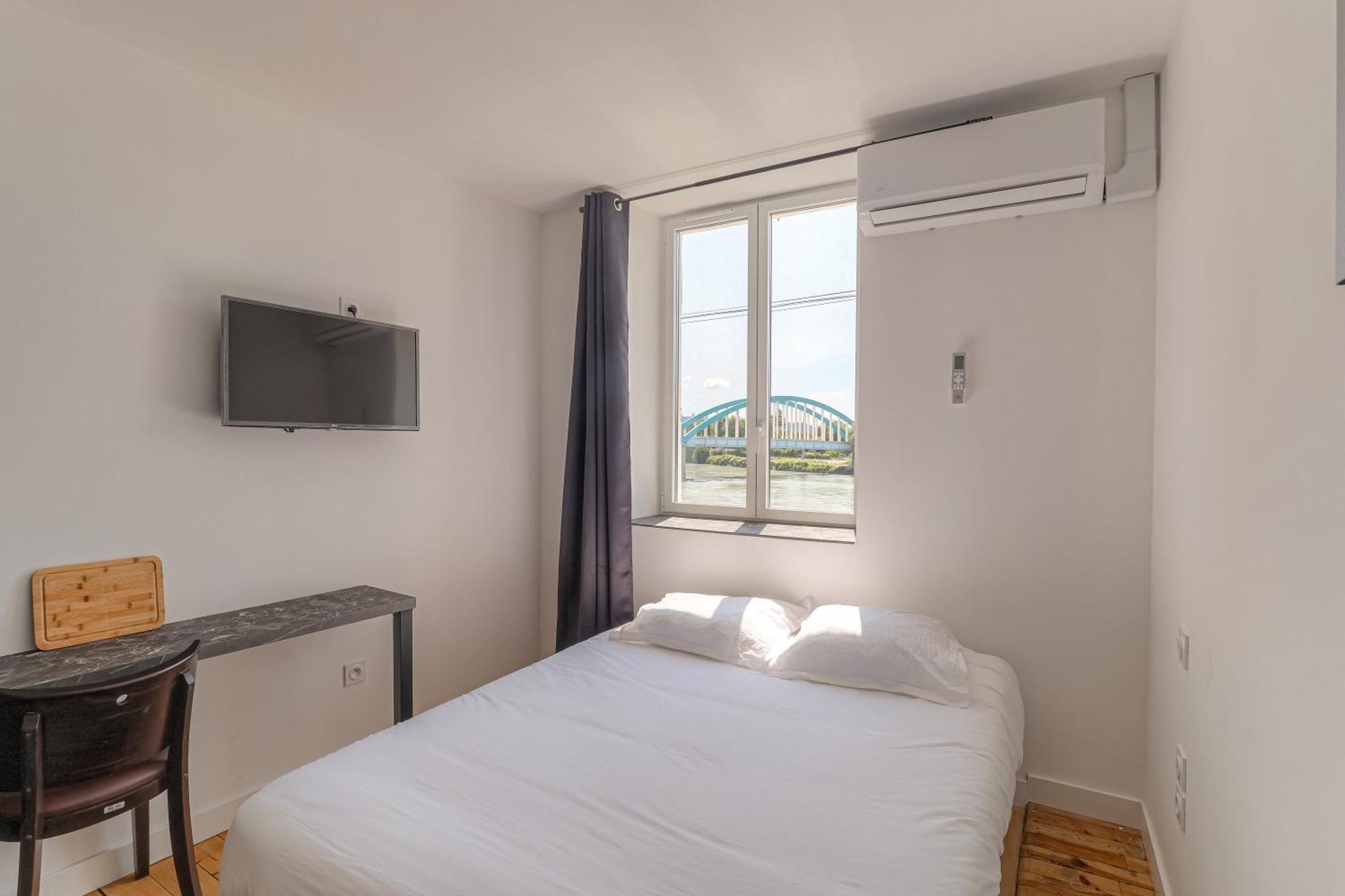 Le Berlin - Les Appartements De L'Olivier Loyettes Экстерьер фото