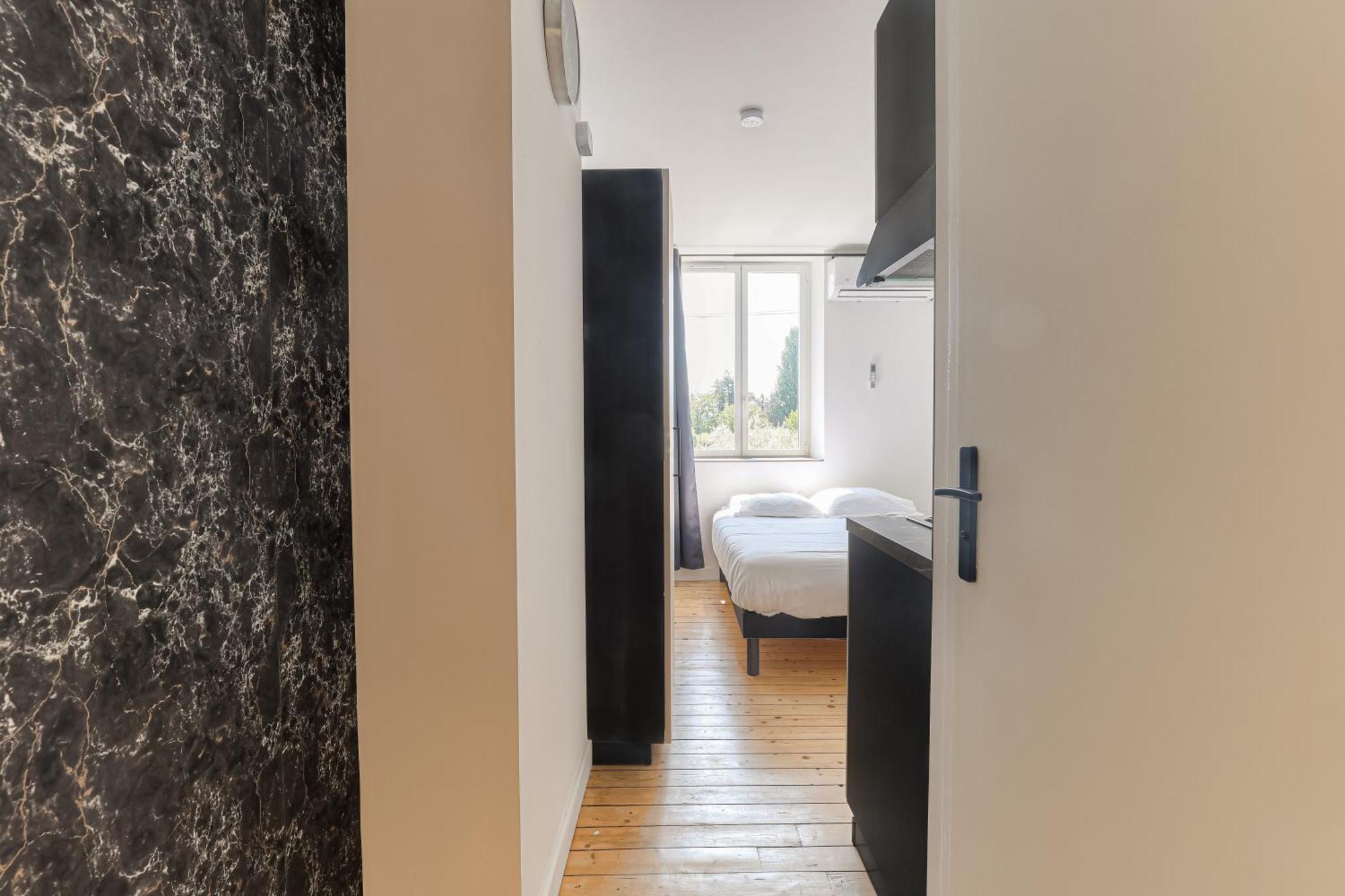 Le Berlin - Les Appartements De L'Olivier Loyettes Экстерьер фото